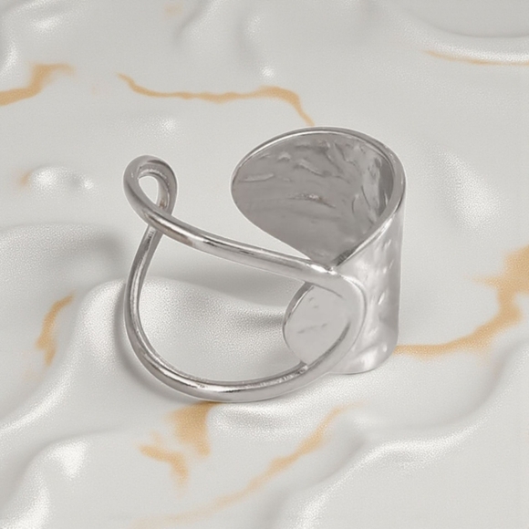 🆕️Minimalist Statement Ring 18K White Gold Plated Stainless Steel Adjustable - Picture 13 of 13